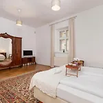 Heart Of The Market Square Cracow By Renters Apartman Krakkó