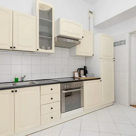 Heart Of The Market Square Cracow By Renters Appartement
