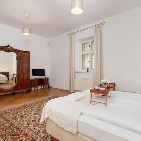 Heart Of The Market Square Cracow By Renters Appartement Cracovie