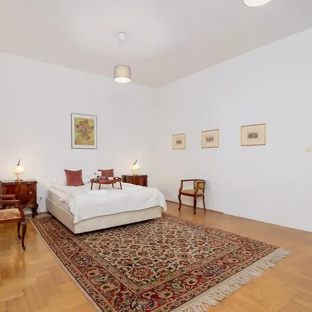 Heart Of The Market Square Cracow By Renters * Cracóvia